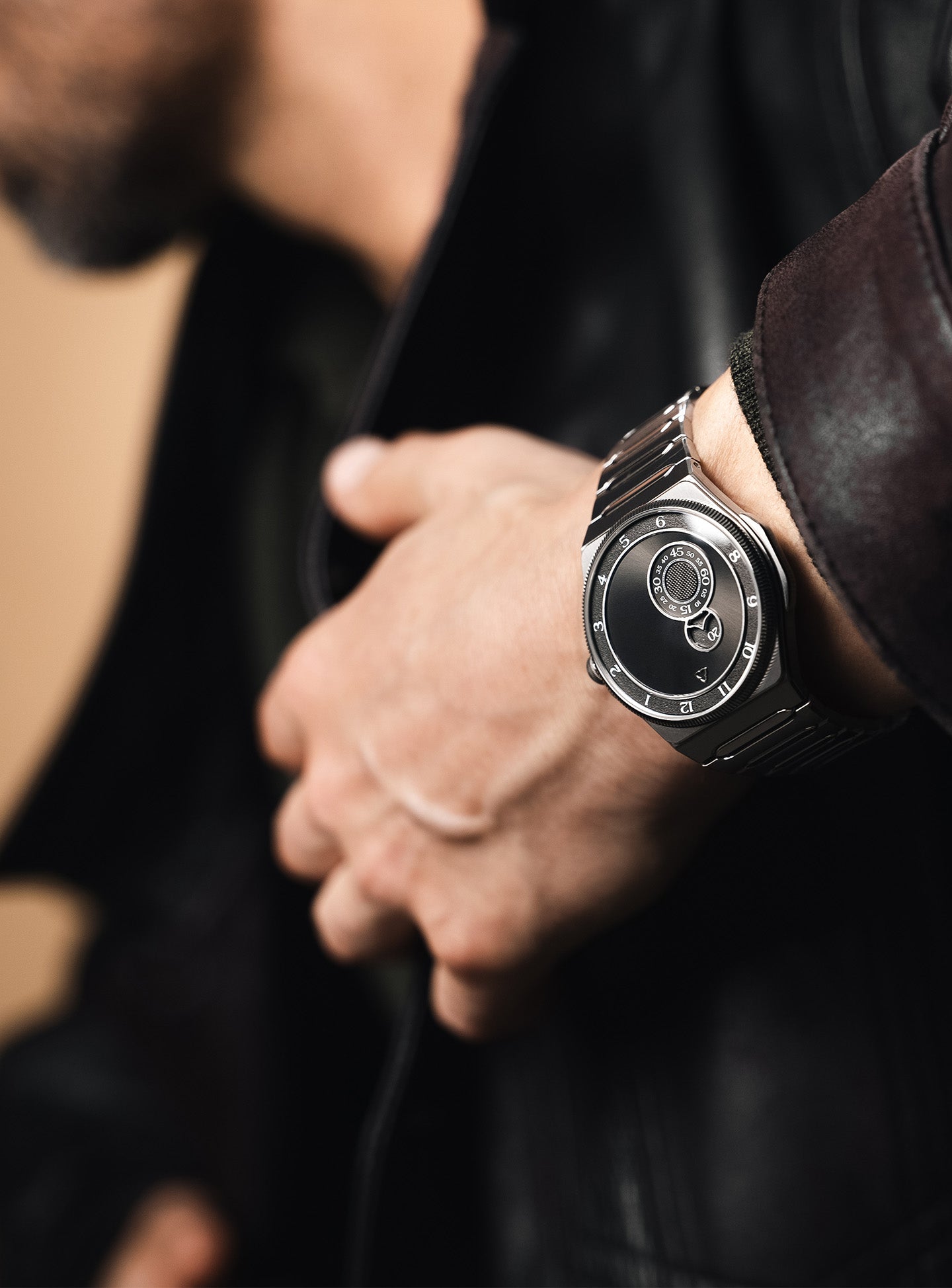 trilobe trente-deux sunray grey watch steel case