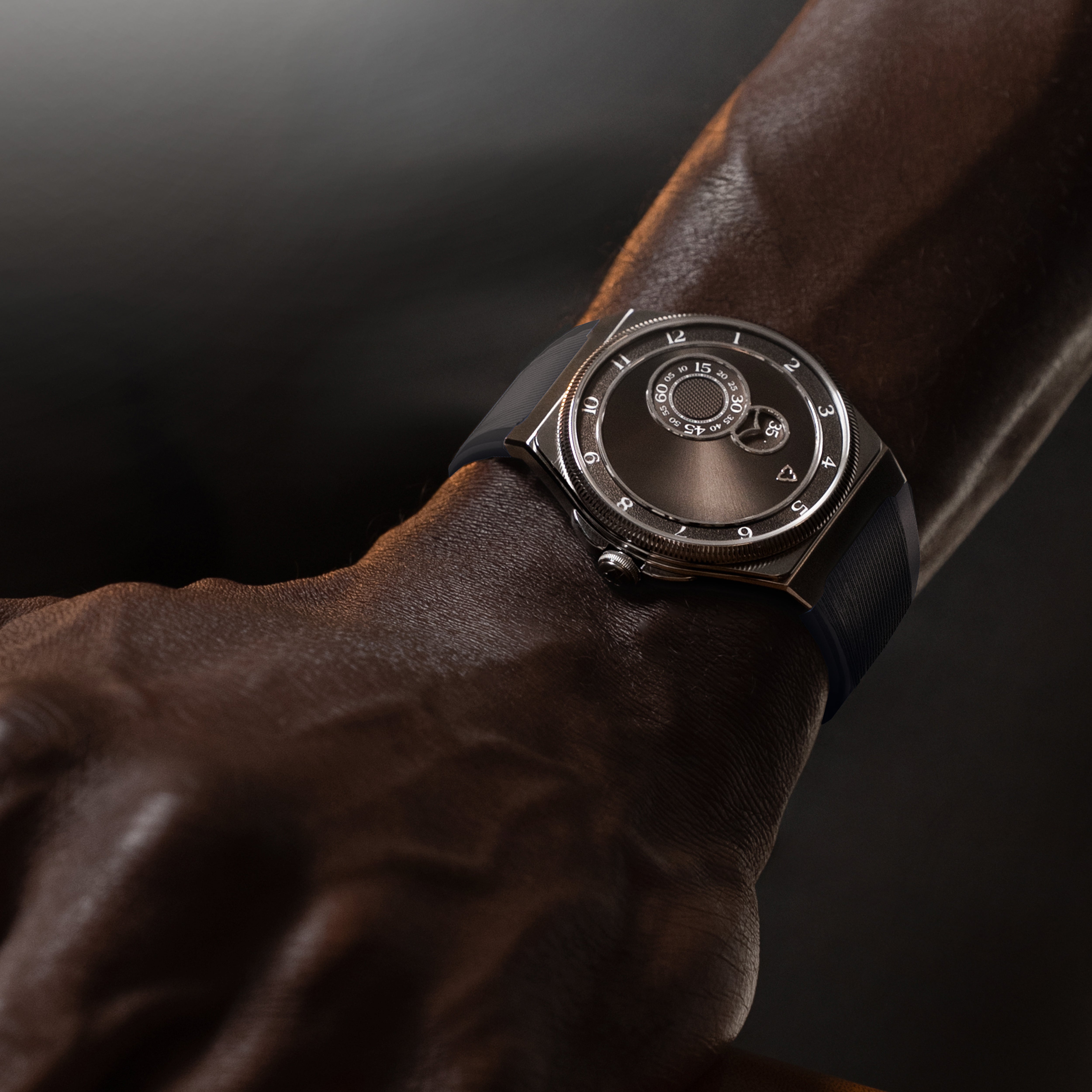 trilobe trente deux rose gold case 
