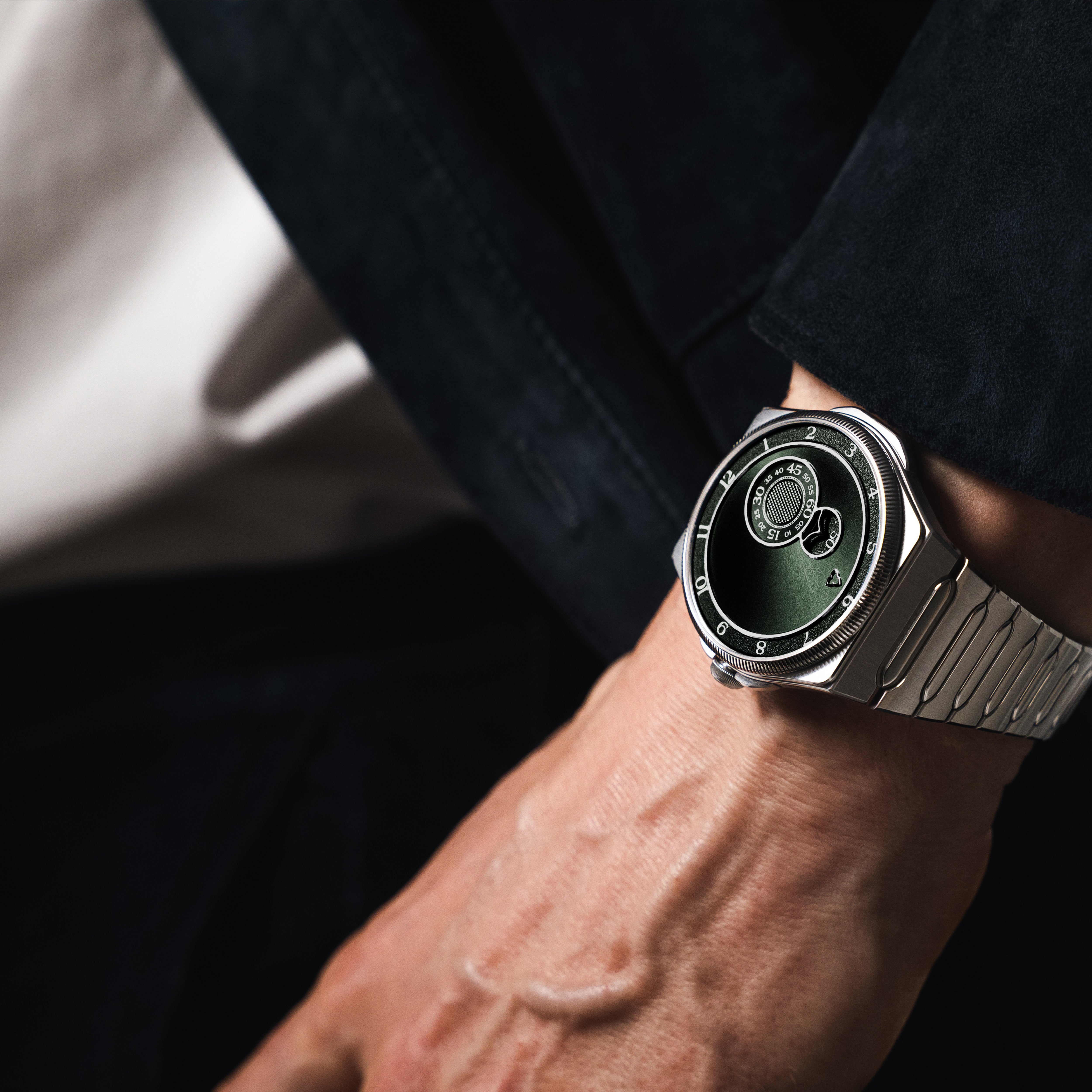 trente-deux sunray green rose 316L steel case lifestyle